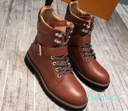 woman cowhide zipper Short boots Metal belt buckle Black designer boot Leather lady Lace up Letter SHoes fashion Autum