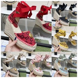 Designer Sandale Espadrille Sandalen Frauen Plattform Matelasse Sandalengurt Schnalle Lafite Grass Webe Zehenkleid Heels Schuh