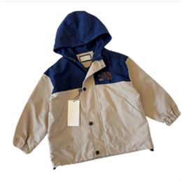 Autumn and winter new children's letter printed hooded coat baby zipper charge warm windbreaker casual children's clothing foreign trade fashion size 100-150cm D01