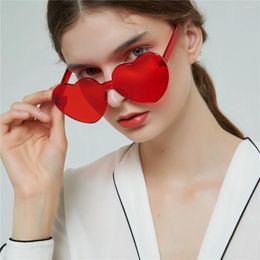 Sunglasses 2023 Candy Colour Heart Shape Ocean Personality Peach Style One Piece Mirror
