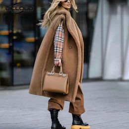 Womens Fur Faux Women Winter Warm Oversized Sleeveless Jacket Waistcoat Long Teddy Bear Gilet Vest Coat Luxury Brand Runway 231202