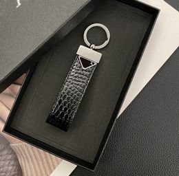 Classic Fashion luxurys triangle Key designers Buckle lovers Car Keychain Handmade Leather Keychains Men Women Bag Pendant Accessories brand