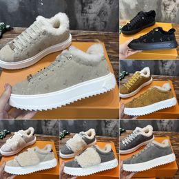 Time Out Sneaker Designer Cosy Sneaker Luxury Winter Casual Fur Shoes Calfskin Leather Sneaker Lady Designer Trainers Letters Embossed Luxury Sneakers Size 35-41