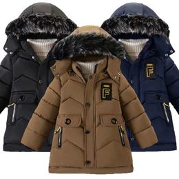 Jackets Style Winter Keep Warm Boys Jacket Letter F Fashion Lining With Plush Fur Collar Hooded Heavy Coat For Kids 231202