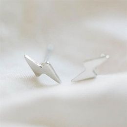Fashion Cartoon Graphics Design Stud Earrings Suitable for Men And Women Gold Silver Rose Three Color Optional249d