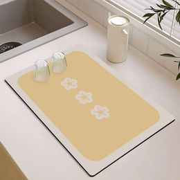 Flower Drainage Mat Kitchen Countertop Water Absorption and Quick Drying Table Bar Counter Sink Leather Bowl Plate