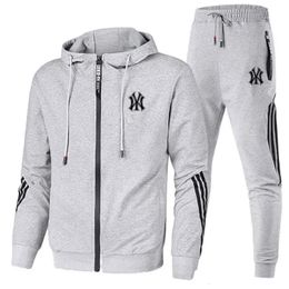 Men's Tracksuits Fashion Tracksuit Men Suit Autumn Zipper Cardigan JacketSweatpants Stripe Running Fitness Basketball Jogging 2 Piece Set 231202