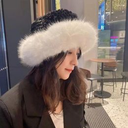 Berets Korean Fashion Winter Long Fleece Bucket Hats Black White Soft Warm Plush Hat Travel Versatile Beanie For Women