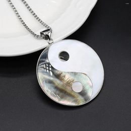 Pendant Necklaces Natural Shell Spliced Tai Chi Array Round Necklace Metal Chain For Women Men Charm Jewellery Accessories Three Sizes