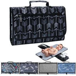 Changing Pads Covers Foldable Pad for Baby Diaper Bag Waterproof Table OneHand Change Mat Portable born Stuff 231202