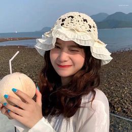 Berets Fashion Woman Lace Knit Hollow Bucket Hats Crochet Thread Flower Cute Girls' Sweet Romance Sunshade Knitted Breathable