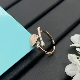 Ring designer ring Luxury rings Jewelry Solid colour letter love design Rings Christmas Gifts fashion Versatile Styles Party Wear Gift Box Three colours very nice