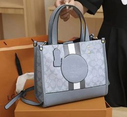 02C fashion classical Luxury Brand Tote Bag Log Premium Craft Beautiful Purse Diagonal Bag Designer Fashion Premium Leather Shoulder bag Women's purse 032C
