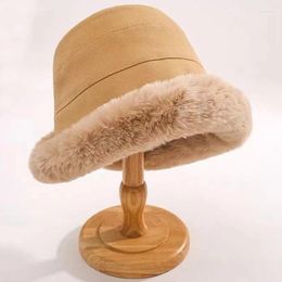 Berets 2023 Outdoor Women Fisherman Hat Autumn Winter Fashion Wide Brim Warm Soft Faux Fur Bucket Ladies Plush Pot Panama