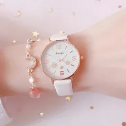 Wristwatches Fashion Round Quartz Four-leaf Clover Dial Casual Wrist Watches Leather Strap Fashionable Clock For Waterproof Watch Women