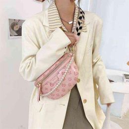 Waist Bags Holographic Fanny Pack Women Pearl Chain Leather Wide Shoulder Crossbody Chest Travel Female Banana Phone Purse 220423258a