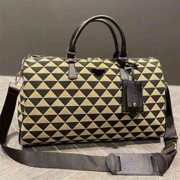 Triangle print Travel Bag Duffle Bag Women Men Designer Travel Luggage boarding bag Ladies Classic Large Capacity shopping Handbag256S