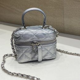 2022Ss 12CM Classic Mini Vanity Box Bags Black Silver Top Handle Totes Crossbody Shoulder Quilted Matelasse Chain Cosmetic Case Ou308D