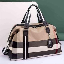 Women Designer Duffel Bags Luggage Bag Shoulder Sports Portable Folding Fitness Travel Bags Womens Short Trip Business Single Trav241w