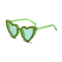 Sunglasses 2023 Diagonal Love Diamond-Encrusted Glasses Fashion Anti-Ultraviolet Heart Female