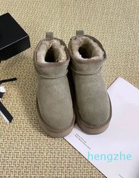 Designer Snow Boots Thick Soled Boot Women Slippers Classic Slip-on Suede Slides Winter Wool Warm Booties Fluffy Half Boots Fur