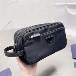 Nylon Travel Pouch Designer Cosmetic Cases For Women Luxurys Designers Makeup Bag Womens Clutch Small Bags Make Up Case 25cm Lugga311x