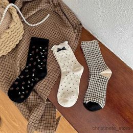 Kids Socks Woman Flower Dot Middle Tube Socks Style White Black Sock