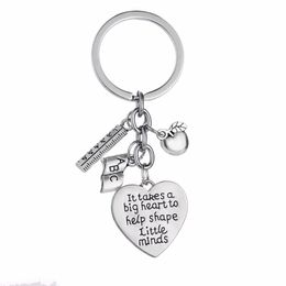 12pcs Metal Charms Keyring It Takes A Big Heart To Help Shape Little Minds Keychain BPPLE Ruler Abc Letters Teachers Key Chains Ri244q