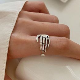 Band Good looking Resizable 925 Sterling Silver Ring Vintage Creative Skeleton Hand Grip Shaped Finger Unisex Jewelry Loop Kofo 22289L