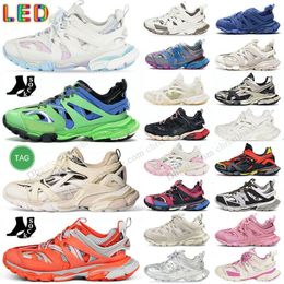 2024 Luxury LED Designer Men Women Casual Shoes Tops Low Tracks led Track 3 3.0 Triple white black Sneakers Tess.s. Gomma leather Trainer Nylon Printed Platform trainer