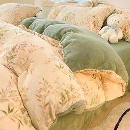 Bedding sets Winter Thickened Warm Flannel Queen Set Home Textile Cartoon Cute Duvet Cover Sheet Pillowcase 4pcs Luxury Bed Linen 231204