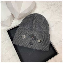 New cross flower designer caps Chromees hearts beanie hats designers men women wool knitted hat wool hat casual warm elastic fitted caps beanie CH warm hat A2