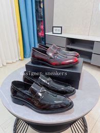 Designer Dress Shoes Luxury Low Top Black Red Leahter Flat Business Shoes Fashion loafers Driving Shoe Party Wedding Shoes for men