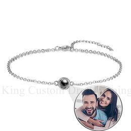 Charm Bracelets Custom Projection of Circle Bracelet Non-Oxidizing Material Simple Custom Po Fashion Jewelry for Girlfriend's birthday 231204