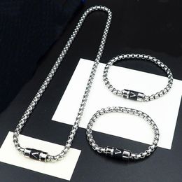 Europe America Style Men Lady Women Silver Gold-Color Metal Thick Chain Bracelet Necklace With Wrap V Initials Leather Charm M63102339