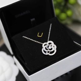 S925 Sterling Silver Hollow Camellia Necklace Women Luxury Brand Jewellery Elegant Party Girlfriends Shiny Joker Contracted 2021278S