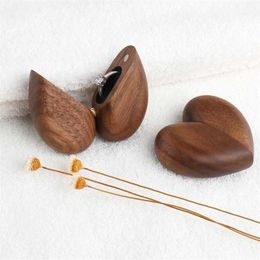 Heart Shaped Walnut Wood Ring Box Velvet Soft Interior Holder Organizer Jewelry Wooden Box Case for Proposal Engagement 2107132415