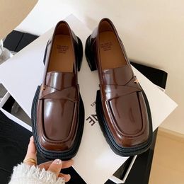 Dress Shoes 2024 Brand Spring Women's Patent Leather English Style Loafers Fashion Round Head Center Heel Design Zapatillas Mujer