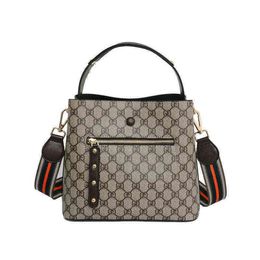 Factory Outlet Deals Authentic Product of 2022 New Star Same High-grade One Shoulder Messenger Fashion Handbag249Z