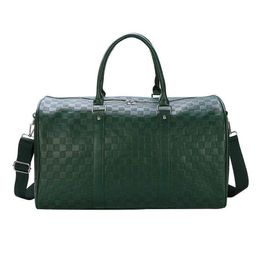 Fashion Luxury Duffle Waterproof Travel Bags Women Weekend Handbag Men Fitness Shoulder Bag Female Luggage Bag large capac 2111023398