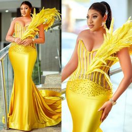 Plus Size Aso Ebi Promdress Yellow Feather Mermaid Sheer Neck Prom Dress Evening Dresses Second Reception Birthday Party Engagement Bridesmaid Gowns AM086