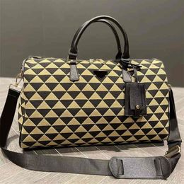 Triangle print Travel Bag Duffle Bag Women Men Designer Travel Luggage boarding bag Ladies Classic Large Capacity shopping Handbag275N