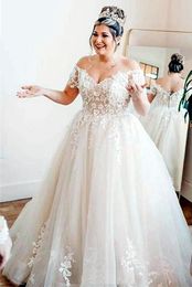Short Sleeves A Line Wedding Dresses V-Neck Lace Appliques Floor Length Plus Size Wedding Gown For Bride 2024 Garden Bridal Wear