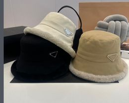 Designer Fur Bucket Hat Cap 2024 Women Winter Warm thicken Casual Fitted Fisherman Hats Ladies Classic Ski Skull Beanie Hats for Women