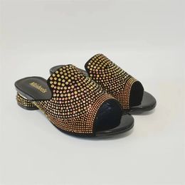 Sandals Fashion Trendy African Women's Sandals Lady Shoes Soft Lower Heels Rhinestones Sandals For Women 37-42 231204