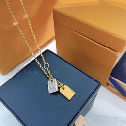 2022 Pendant gold love bag Necklace Fashion Plated letter simple titanium alloy Valentine's Day Couple Necklace Jewellery Weddi275M