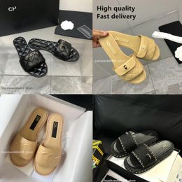 Paris Women Beach Slippers 2024 New Summer Roman Fashion Designer Flat Sandals Female Latex Soft Sole Shoes Tory Flip-flops Thong Cd Slide Chanes