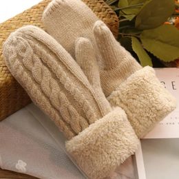 Five Fingers Gloves Fashion Women Twist Flowers Wool Knit MittensUnisex Double Thicken Plus Velvet Full Finger Cashmere Warm Driving Mittens L45 231205