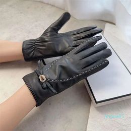 Five Fingers Gloves Classic Letter Designer Gloves Women Leather Winter Warm Mittens Touch Screen black Gloves size