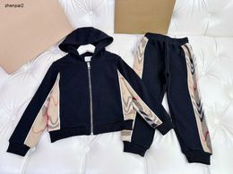 Luxury baby tracksuits Checker splicing design Jacket set kids designer clothes Size 90-160 winter girl boy coat and pants Nov25